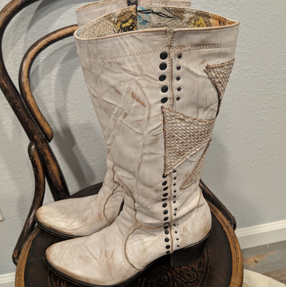 Siren boots by Mark Nason
